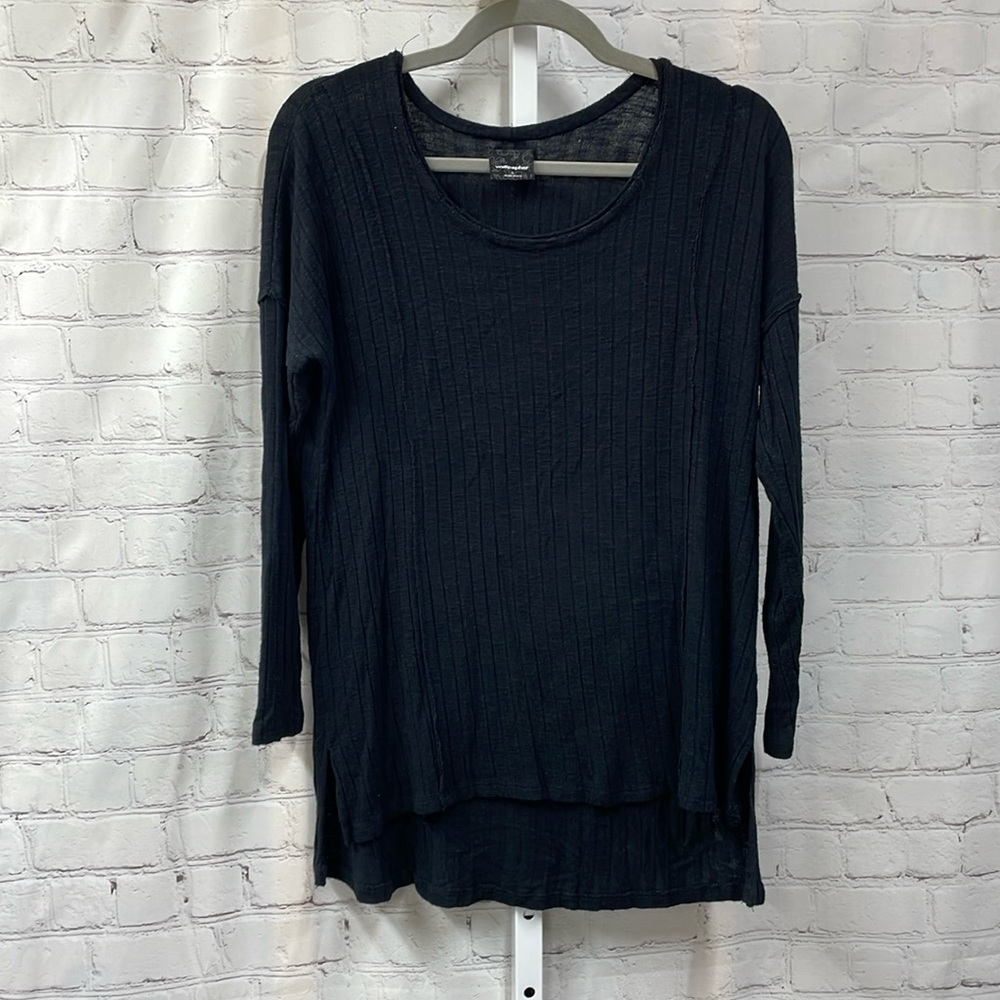 Wallpapher ribbed raw hem trim hi-low large top